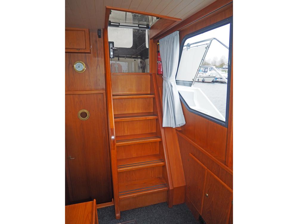 Saloon, Accommodation